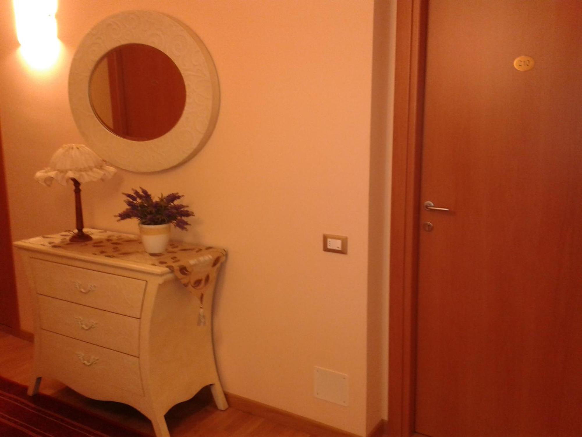 Hotel Ferrari Кастьоне-делла-Презолана Экстерьер фото